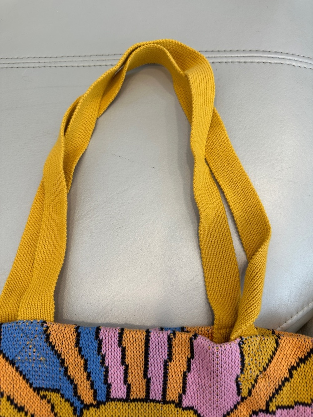 Fabulous Sun Tote! - Picture 3 of 5
